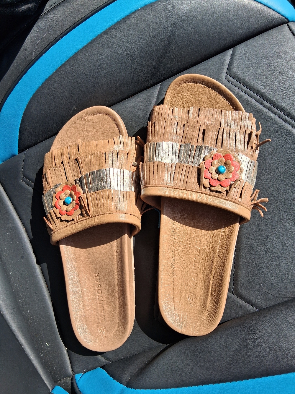 Manitobah Mukluks Wasaga Fringed Leather Slides, NWOT - Picture 2 of 3